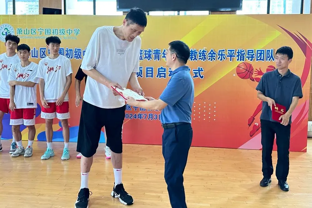 如何通过传球训练增强团队默契?_1